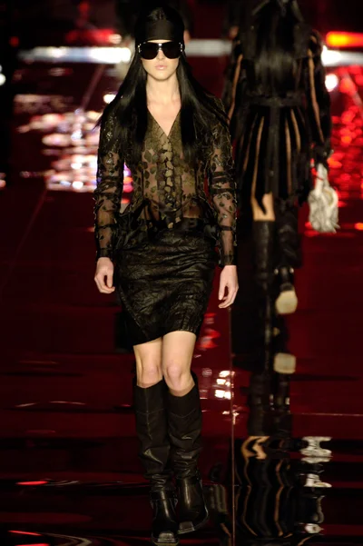 Look 3